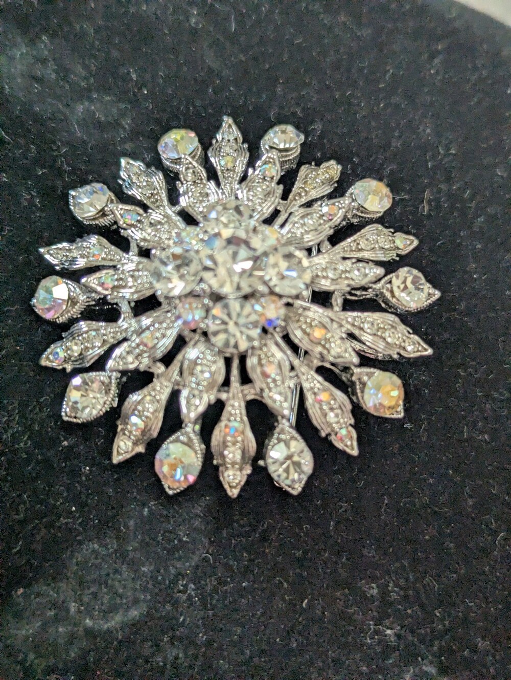 Clear Crystal Starburst Brooch - Elegant Sparkle